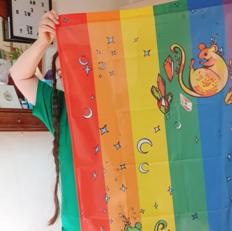 tęczowa flaga ze szczurami