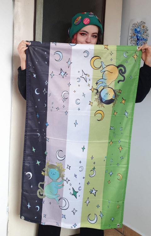 aromantic pride flag with cats (2).jpg